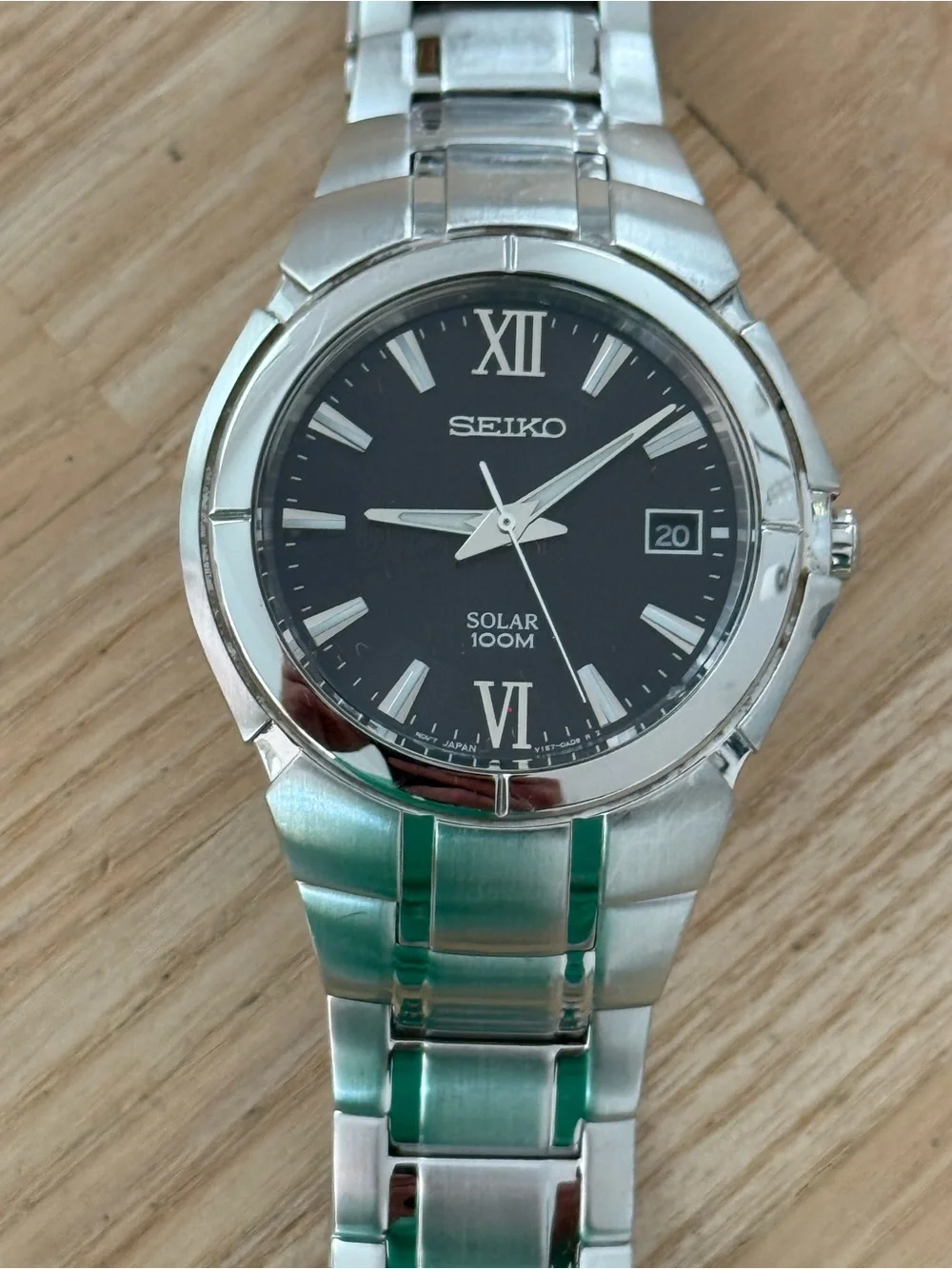 Seiko Solar Luxury Watch Black Dial Stainless Steel Bracelet Case Date Window
